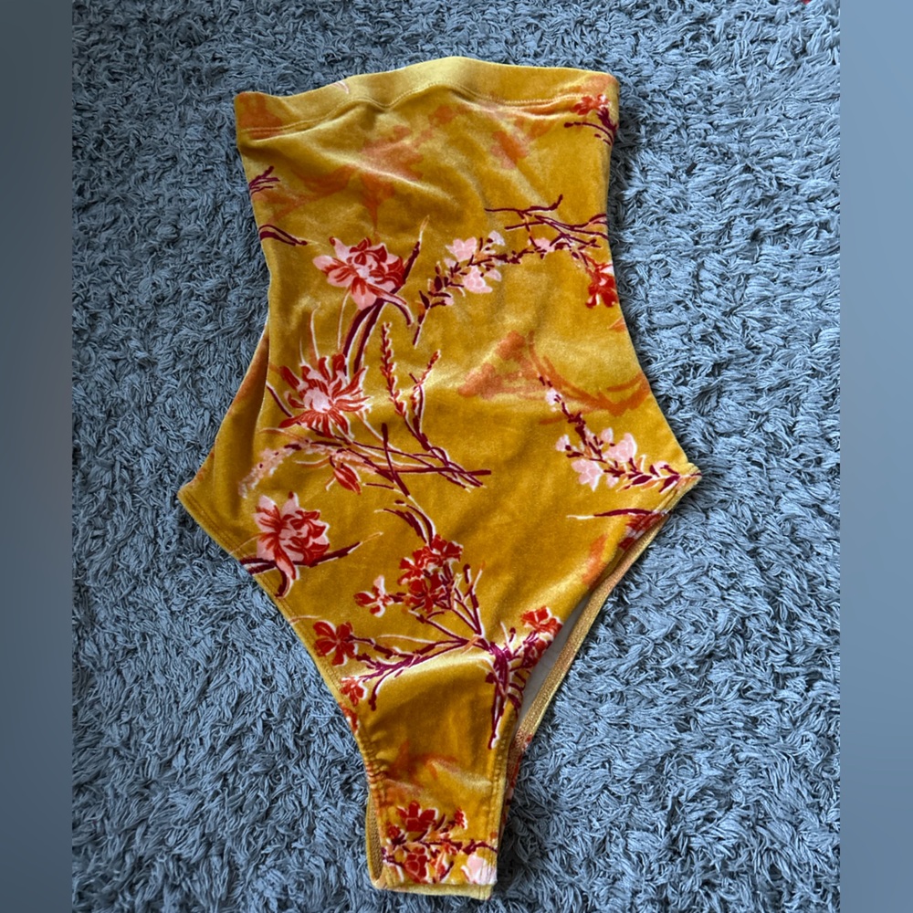 UO Strapless Bodysuit
